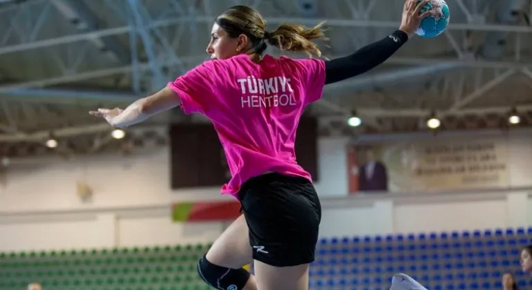 A Milli Kadın Hentbol Takımı, Karadağ Maçı Öncesi Hazırlıklarını Tamamladı