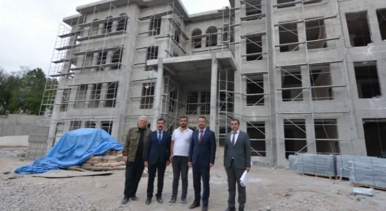 Başkan Adnan Öztaş Sandıklı'da Yeni Belediye ve Kaymakamlık Binası İnşaatını İnceledi