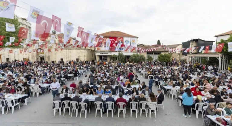 Başkan Seçer, Tarsus Halkıyla Bayram Sofrasında Buluştu