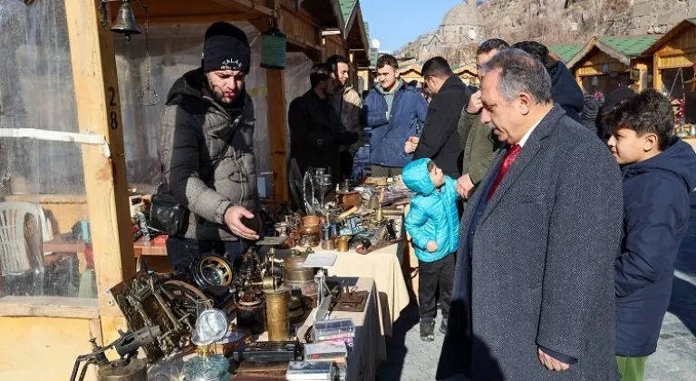 Başkan Yalçın'ın Eseri 'Antika Pazarı' Talas'ta Heyecanla Bekleniyor
