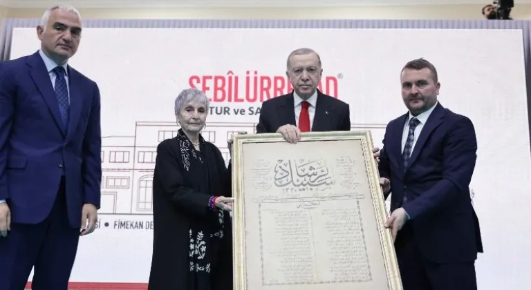 Cumhurbaşkanı Erdoğan, Ulus'taki Sebilürreşad Kültür ve Sanat Merkezi açılışında duygusal anlar yaşadı!