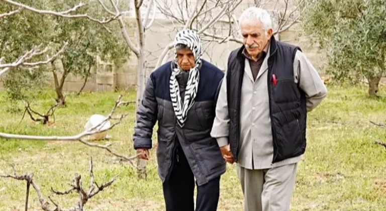 Gaziantep'te Alzaymır Hastalığıyla Mücadele Eden Çiftin Dokunaklı Aşk Hikayesi
