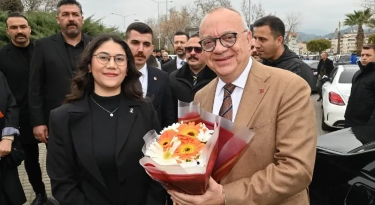 Manisa Belediye Başkanı Cengiz Ergün, Salihli İlçesinde Büyük İlgiyle Karşılandı