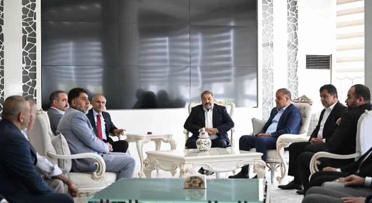 MHP Heyeti, Malatya Büyükşehir Belediye Başkanı Sami Er'i Ziyaret Etti