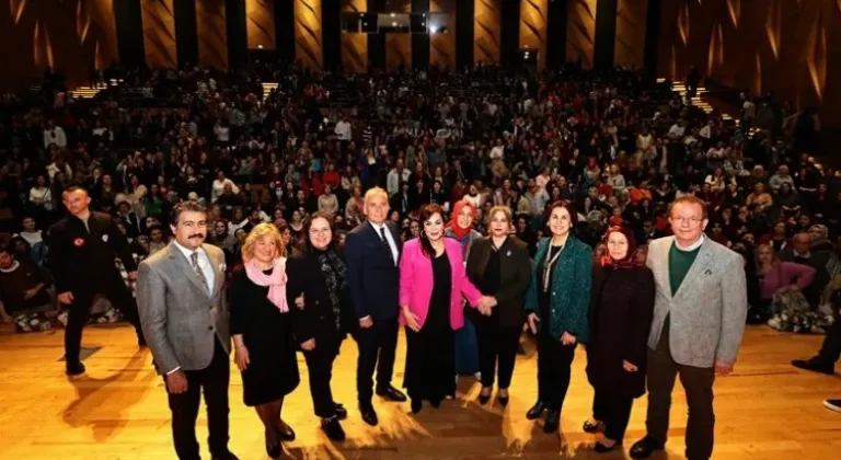 Türkan Şoray, Büyükşehirle Üreten Kadınlar Festivali'nde Sevenleriyle Buluştu
