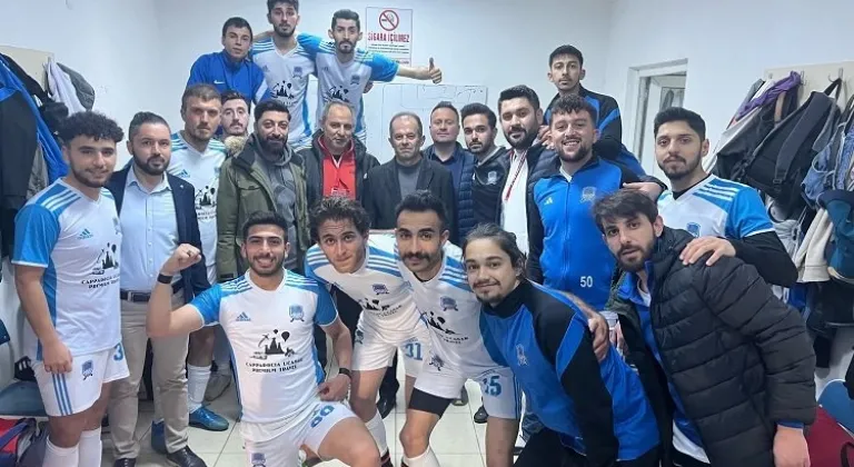 Uçhisar Belediye Başkanı Abdullah Çamcı, Hisarspor Maçını Tribünden İzledi