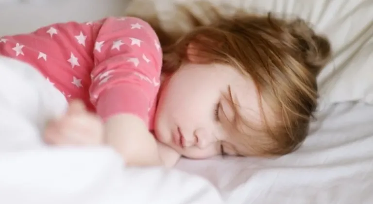 Uzmanlar Uyku İhtiyacını Açıkladı: Çocuklar Ne Kadar Uyumalı?