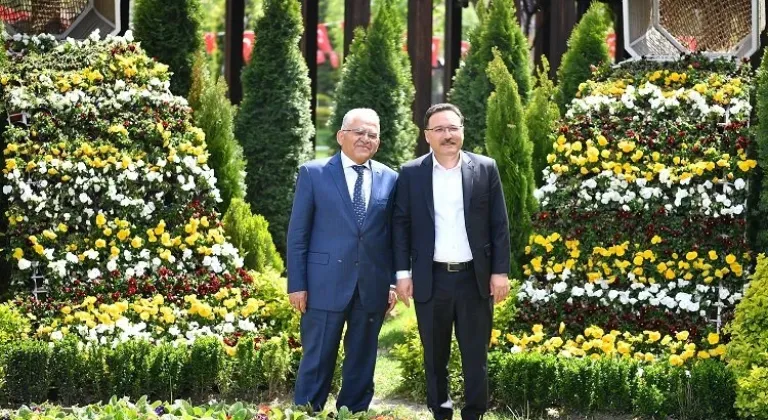 Vali Çiçek, Büyükşehir Belediye Başkanı Büyükkılıç'ı Ziyaret Etti