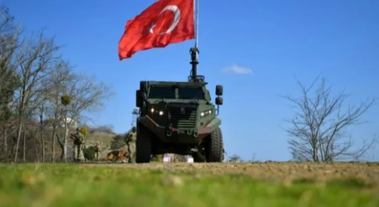 Yunanistan'a Yasa Dışı Geçiş Girişimi Sonuçsuz Kaldı! PKK Teröristi ve 9 Kişi Hudut Birliklerince Yakalandı